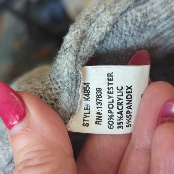 Luna Ivy Gray Cherry Girl Soft Novelty Whimsical Sweater Sz XS - Picture 6 of 9